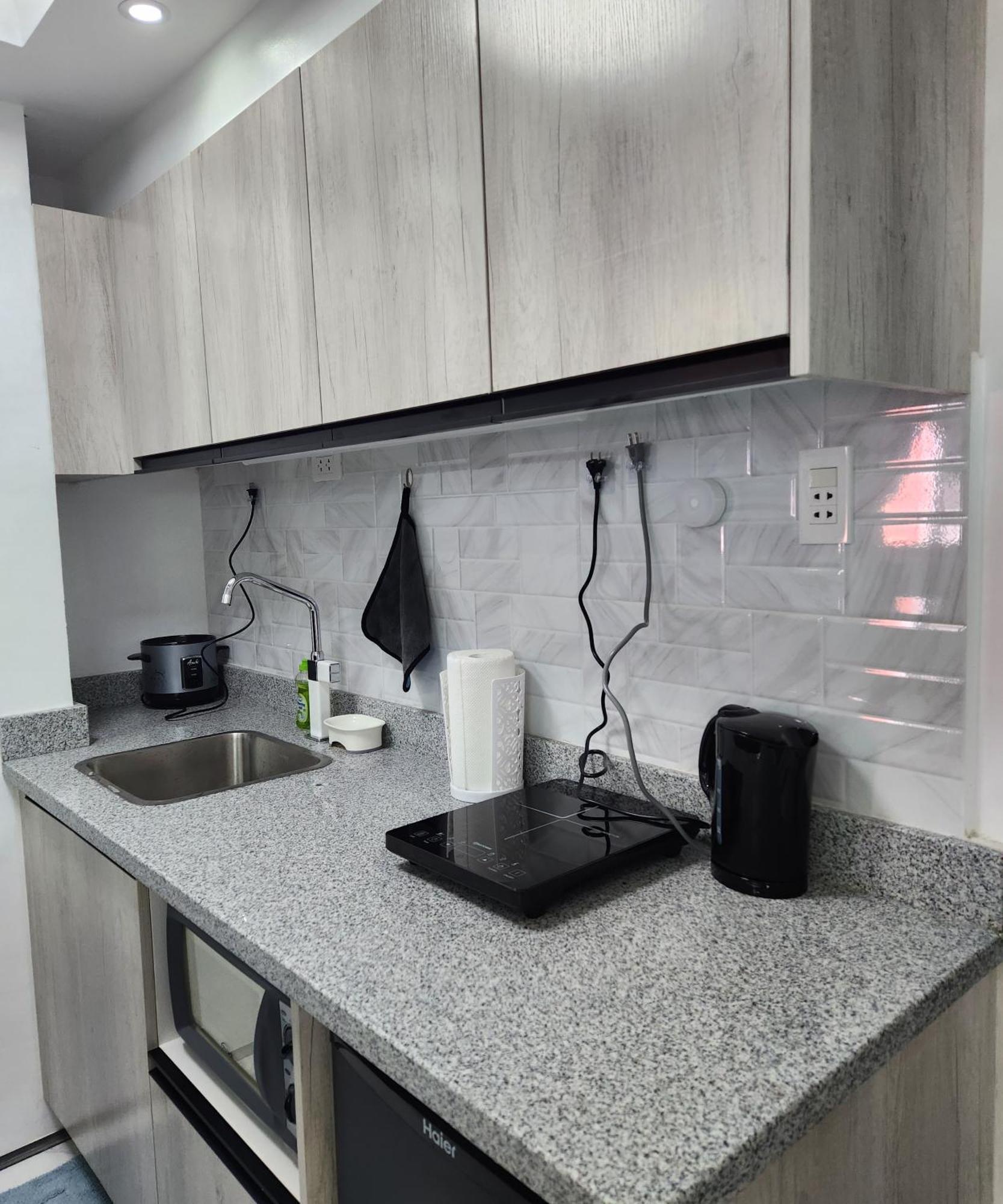 Condo Azur Suites B207 Near Airport, Netflix, Stylish, Cozy With Swimming Pool Lapu-Lapu City Exterior foto